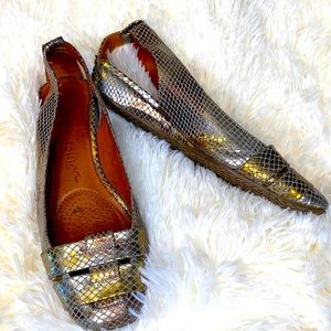 Gentle Souls Pewter Silver Wedge Shoes Size 6